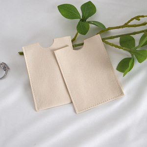 Porte-cartes en velours microfibre 6,5x8,5 rose, emballage minimaliste pour bijoux - Product Image 2