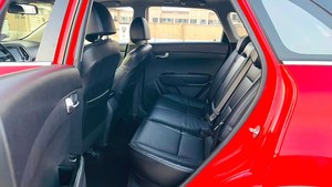 SUV compact d'occasion : Kia KX3 2015, 1.6L, 2 roues motrices, finition DLX, style accrocheur, faible consommation, <span class=keywords><strong>voiture</strong></span> idéale pour les aventures en ville - Product Image 4