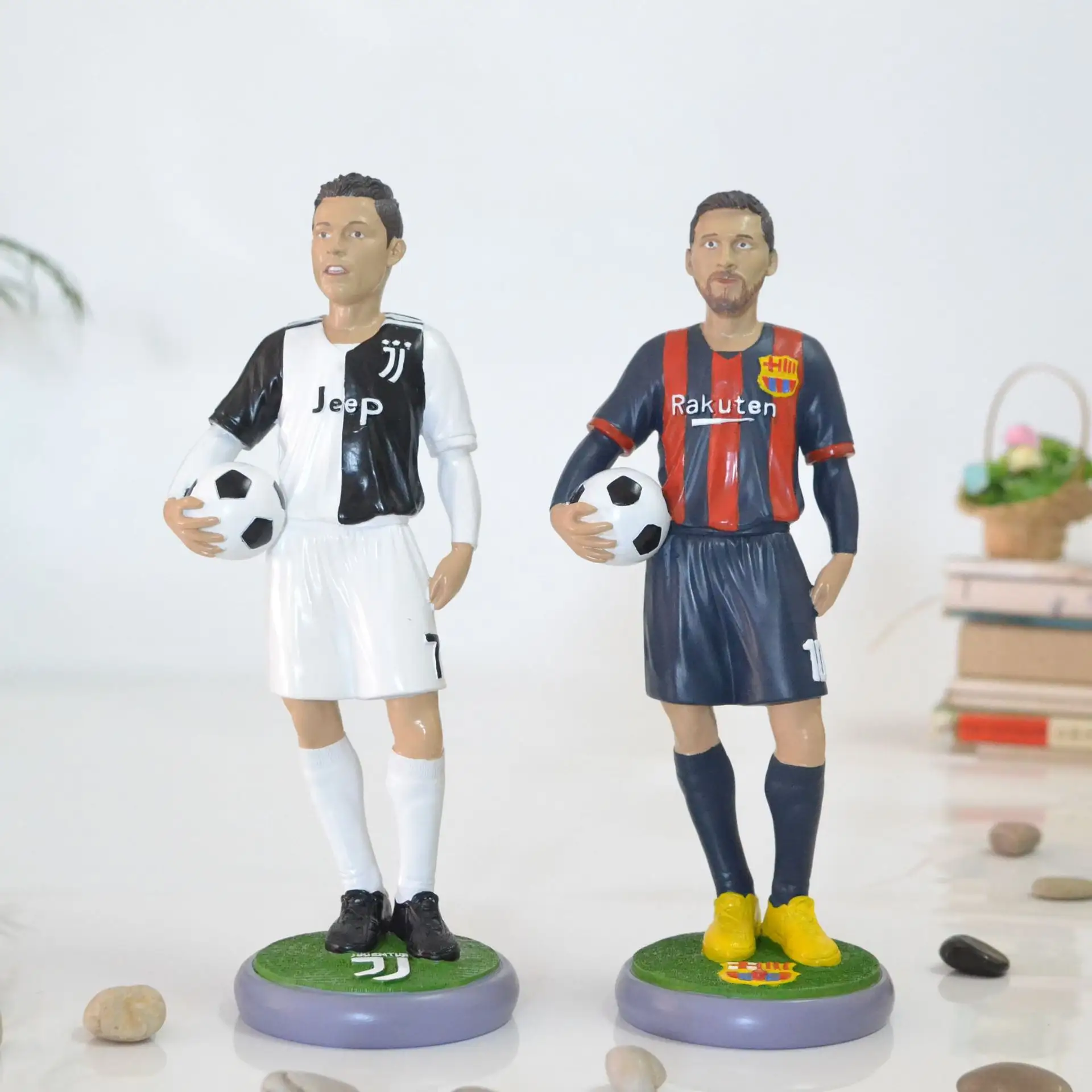 Decoração barata para carros de bonecas estrelas de futebol e basquete, personagens de presente de aniversário em torno da figura bobblehead