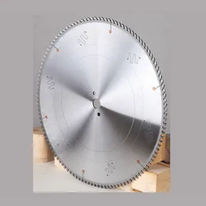 China high quality T.C.T circular saw blade for aluminum cutting 330 32