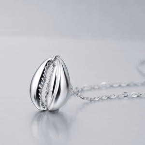 قلادة عصرية من الفولاذ المقاوم للصدأ للبيع بالجملة من المصنع بسعر رخيص قلادة صيفية للنساء على شكل صدفة على الشاطئ - Product Image 3