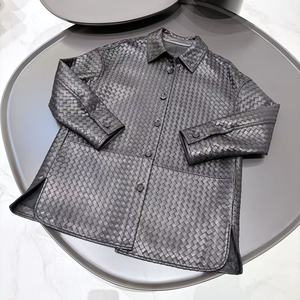 <span class=keywords><strong>Giacca</strong></span> Nera in Pelle Intrecciata da <span class=keywords><strong>Donna</strong></span> Stile <span class=keywords><strong>Camicia</strong></span> con Bottoni e Spacchetti Laterali per la Vita Urbana - Product Image 1