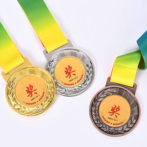 Medaglia Sportiva Personalizzata 3D Placcata Oro, Medaglia Premio per Maratona con Incisione Laser, Stampa UV e Smalto Duro - Product Image 4