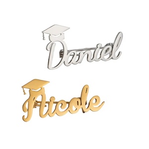 Broche Conmemorativo de Graduación para Estudiantes, de Acero Inoxidable, con Nombre en Inglés, Diseño de Birrete Doctoral, Simple y Sofisticado - Product Image 5