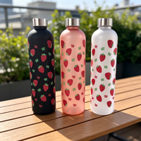 Bouteille d'eau grande capacité 1000 ml, style mignon fraise, motif fraise, bouteille de sport, bouteille en plastique dégradé givré pour l'extérieur