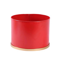 2025 boîte d'emballage cadeau cylindrique en métal rouge personnalisé avec couvercles estampage en or pour décor de jardin de noël et cadeaux