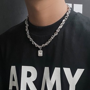 Encounter Benevolence Collier pour homme en acier titane, style épuré, design 'Candy Letter', design de niche, chaîne cubaine, design haut de gamme - Product Image 1