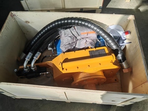 Cabezal de perforación rotatorio hidráulico de doble motor de 200, 300, 400, 600, 1000m con accionamiento superior para perforación de pozos y plataformas de perforación - Product Image 2