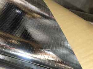 Feuille d'<span class=keywords><strong>isolation</strong></span> de toiture en papier kraft avec feuille d'aluminium FSK renforcée ignifuge/MPET, combinée à la <span class=keywords><strong>laine</strong></span> de verre et à la <span class=keywords><strong>laine</strong></span> de <span class=keywords><strong>roche</strong></span> - Product Image 2