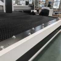 Machine de découpe laser à fibre 6 kW 3015 avec source laser Raycus, fabrication chinoise