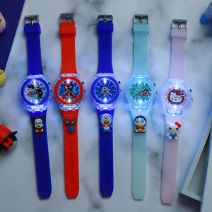 Đồng hồ đeo tay trẻ em Aunen Superhero Minnie Mickey, chất liệu PVC, pin Lithium, đèn flash, phát sáng, hình Người Nhện dành cho bé trai bé gái - Product Image 5