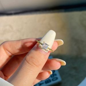 Anillo Dylam Charm Tiny de Plata de Ley 925 Chapado en Oro de 18K con Circonita Cúbica 5A, Diseño Cuadrado Trenzado y Elegante para Mujer, Joyería Diaria y de Boda - Product Image 6