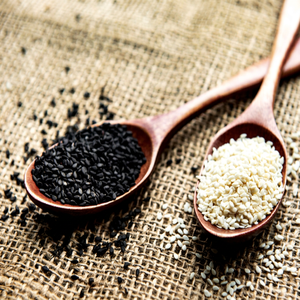 Graines de sésame naturelles blanches décortiquées et non décortiquées, riches en protéines, qualité alimentaire, approvisionnement en vrac - Product Image 1