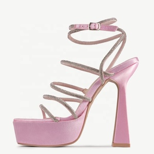 รองเท้าส้นสูงแบบแพลตฟอร์มหนาสำหรับผู้หญิง ผ้าซาติน ประดับคริสตัล สายไขว้ เปิดนิ้วเท้า รองเท้าฤดูร้อน สีตามสั่ง - Product Image 2