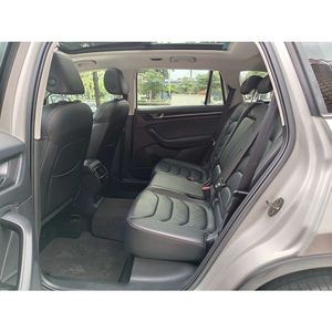 Skoda <span class=keywords><strong>Kodiaq</strong></span> 2018 d'occasion, SUV essence automatique, SUV urbain, traction avant, blanc, conduite à gauche, en stock chez le concessionnaire - Product Image 3