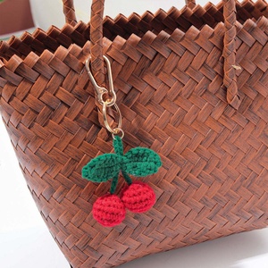 Accesorios de Cereza Tejidos a Mano: Llavero de Cereza, Accesorios para Coche de Cereza, Lindos Colgantes de Cereza para Bolsos - Product Image 2
