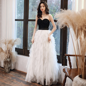 Abito da sera <span class=keywords><strong>lungo</strong></span> vintage pizzo fiori corsetto abiti da festa motivo a volant con abiti da treno - Product Image 1