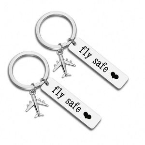 Fly Safe Llavero de acero inoxidable 3D Llaveros de metal <span class=keywords><strong>Siempre</strong></span> bajo <span class=keywords><strong>el</strong></span> <span class=keywords><strong>mismo</strong></span> cielo Llaveros Avión Aviación Regalo Llavero de vuelo - Product Image 6