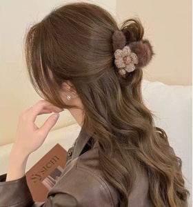 Pince à cheveux fleur 9 cm pour femme, pince requin d'hiver, accessoires pour cheveux - Product Image 4