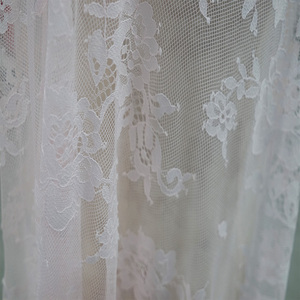 قماش دانتيل من التول الفرنسي باللون الوردي بتصميم عصري للبيع بالجملة لفساتين الزفاف والعرائس - Product Image 6