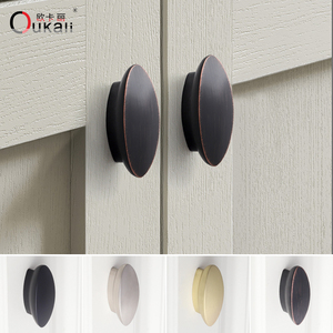 Oukali Design moderno spazzolato ottone BSN mobili armadio cassettiere 16mm maniglie e manopole - Product Image 4