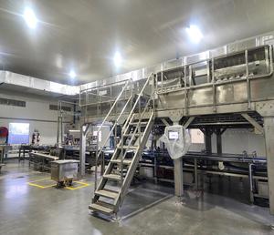 เครื่องบรรจุและปิดผนึกถาดอาหารผักและผลไม้ควบคุมอัตโนมัติอัจฉริยะสำหรับแช่แข็งสลัด - Product Image 1