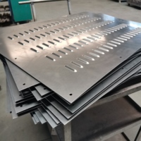 Trou de persienne de poinçonnage de haute précision pliant des pièces d'estampage de tôle personnalisées en acier d'aluminium
