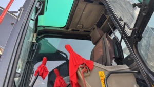 รถขุดตีนตะขาบ Volvo EC360 มือสอง ขนาด 36 ตัน เครื่องยนต์เดิม ชั่วโมงการทำงานต่ำ มาตรฐาน EPA CE มอเตอร์ เกียร์ ปั๊มไฮดรอลิก - Product Image 3