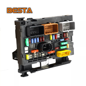 Módulo de protección de batería de caja de fusibles de motor de coche 8200306032 para <span class=keywords><strong>Renault</strong></span> <span class=keywords><strong>Megane</strong></span> Scene 2 2002-2006 8200306033 S118399300J - Product Image 1