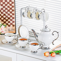 Service à thé en céramique de style européen, luxe léger, bord doré, avec porte-tasses décoratif pour le thé de l'après-midi à la maison et les loisirs au bureau