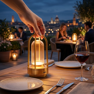 Lampe de table sans fil moderne et minimaliste à <span class=keywords><strong>LED</strong></span> rechargeable, avec lumière d'ambiance, en aluminium, pour restaurants et hôtels - Product Image 2