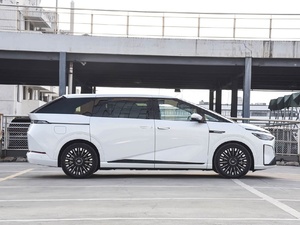 Nuevo Minibús Eléctrico Xpeng X9, 7 Asientos, 650 km de Autonomía, UltraSe 94.8 kWh, 2026 - Product Image 2