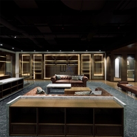 Boutique de vêtements pour hommes haut de gamme personnalisée Magasin de vêtements design Décoration intérieure Armoire de présentation de vêtements en bois Porte-vêtements