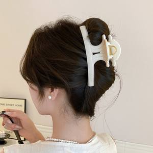 Elegante Pinza de Pelo Grande de 13 cm Estilo Coreano para Mujer, Diseño de Leopardo y Tiburón, Accesorios para el Cabello de Resina Acrílica, Material PC Dulce - Product Image 4