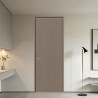 Porte intérieure moderne Tali en WPC et aluminium, insonorisée, pré-montée avec cadre et panneau, idéale pour chambre, appartement, rénovation de maison