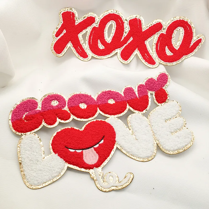 Individueller Großhandel Valentinstag Glitzer Pailletten große Chenille-Brickerei XOXO Aufgebügelte Patches für Kleidung