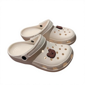 Nouvelles sandales de plage pour femmes et hommes, style Nurse Cave, tendance, respirantes, à fleurs, antidérapantes, à semelle épaisse, pour l'été - Product Image 1