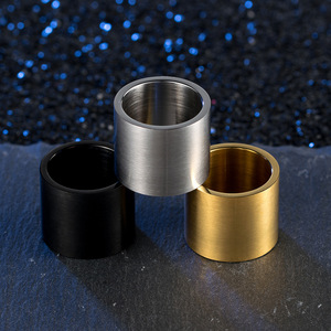 แหวนฮิปฮอปแบบกว้างชุบทอง 18k PVD สำหรับผู้ชาย |   แหวนดีไซน์โดดเด่นทันสมัย - Product Image 2