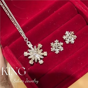 Ensemble collier et boucles d'oreilles flocon de neige King Silver Jewelry, argent sterling 925 plaqué or, bijoux de mode pour femmes - Product Image 2