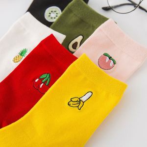 Chaussettes en coton unies amusantes à motif de fruits, style tube, coupe décontractée, avec broderie de logo personnalisé, pour femmes - Product Image 4