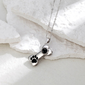 Collar de hueso con forma de animal bonito colgante con estampado de pata de perro collar de cámara oculta 100 idiomas te amo proyección - Product Image 5