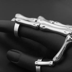 Pulseras de Calavera Metálicas, Joyería de Estilo Gótico, Acero Inoxidable, Ajustables, Pulseras de Hueso de Mano, Estilo Punk para Mujer - Product Image 4