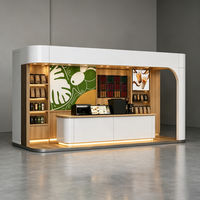 Bois brut tout compris Mall drinks kiosque encastré dans une armoire lumineuse