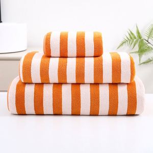 Serviette absorbante en polaire corail multicolore, ensemble de serviettes de bain extra larges et épaisses, adaptées à un usage familial pour le visage et le corps - Product Image 4