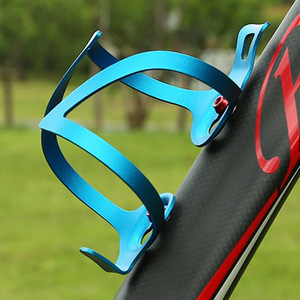 ضوء جدا زجاجة ماء للدراجة قفص في الهواء الطلق زجاجة ماء لركوب الدراجات رف دراجة سبائك الألومنيوم دراجة زجاجة قفص - Product Image 3