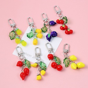 Llavero de Frutas Estilo Coreano, Adorno para Estuche de AirPods con Colgante de Fresa/Cereza/Limón/Piña/<span class=keywords><strong>Uva</strong></span>/Banana - Product Image 2