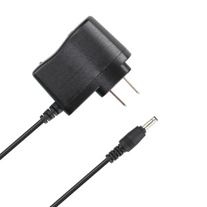 Chargeur DC Naomitsu avec interface ronde 3,5 mm 3,7-4,2 V pour lampe torche et lampe frontale - Product Image 1