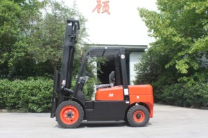 חדש 3ton סולר מלגזה משאית אופציונלית גובה התורן מנוע בנזין מטען הילוכים נושא הליבה הפנימי בעירה מלגזה - Product Image 3
