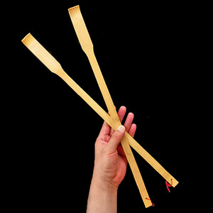 Bamboo <b>back</b> <b>scratcher</b>, a convenient <b>back</b> <b>scratcher</b> for seniors, with an extended handle, available at street stalls. - Product Image 2