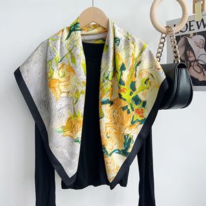 女式条纹大柔软围巾印花油画艺术气质披肩夏季护颈装饰头巾 - Product Image 4